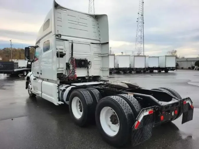 2020 VOLVO VNL64T760