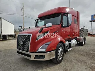 2020 VOLVO VNL64T740