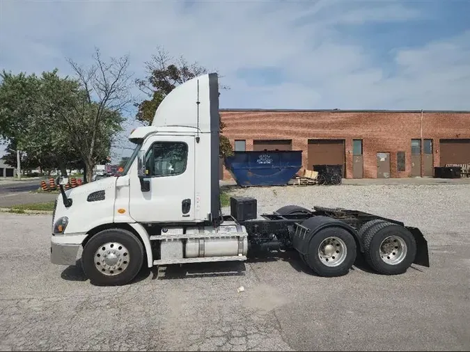 2017 FREIGHTLINER CASCADIA