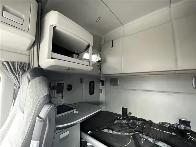 2021 KENWORTH T680
