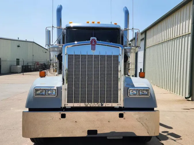 2026 Kenworth W900L