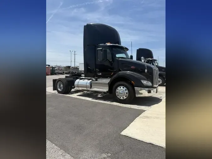 2021 Peterbilt 57953616abe3a66726260a03720a238d45b