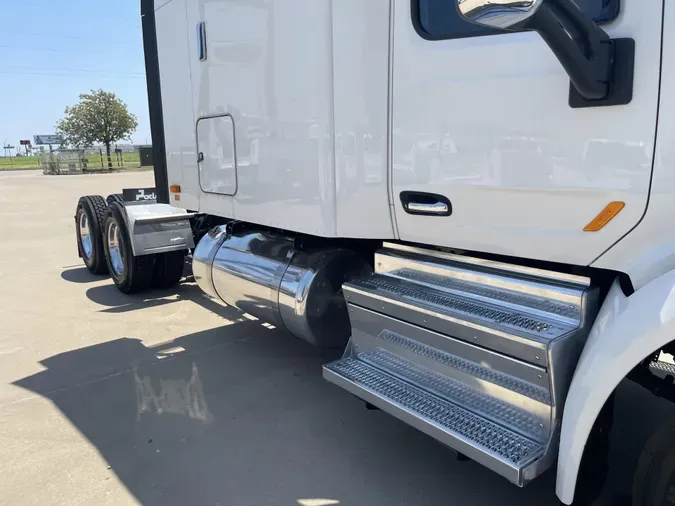2020 Peterbilt 579