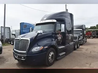2022 INTERNATIONAL LT