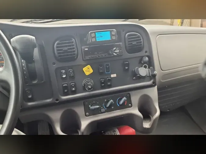 2021 FREIGHTLINER/MERCEDES M2 106