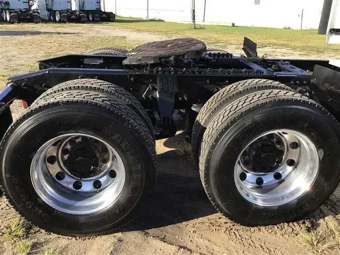 2020 INTERNATIONAL LT