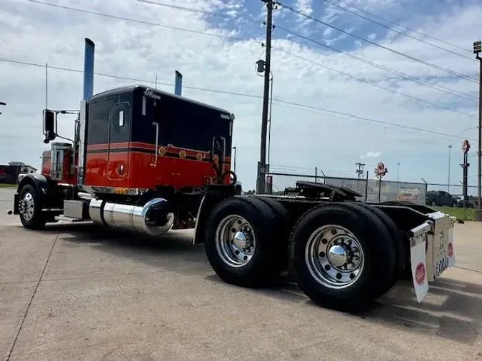 2021 Peterbilt 389