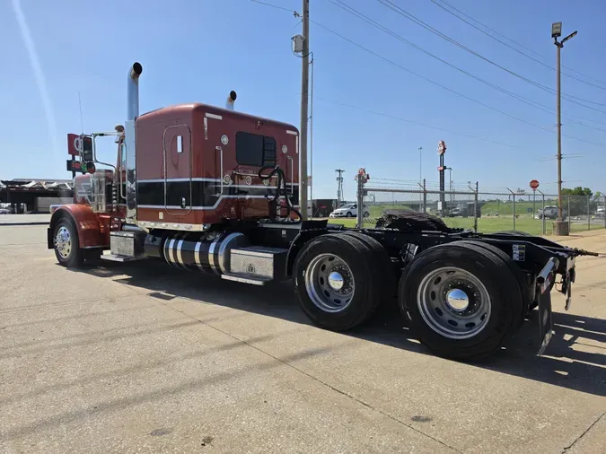 2016 Peterbilt 389