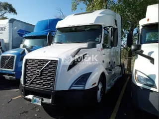 2020 VOLVO VNL64T760