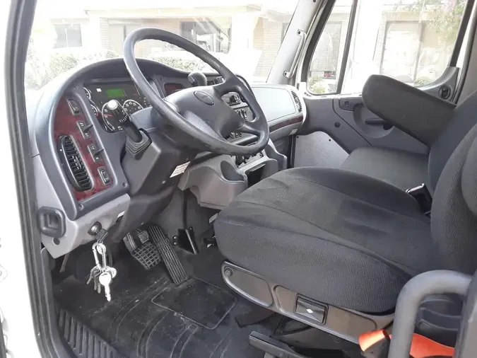 2021 FREIGHTLINER M2 106