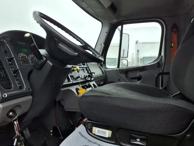 2018 FREIGHTLINER/MERCEDES M2 106