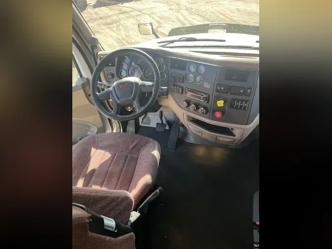 2022 Peterbilt 579