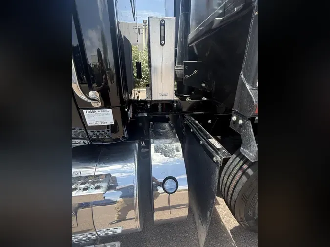 2022 Kenworth T880