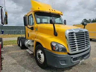 2018 Freightliner X12564ST