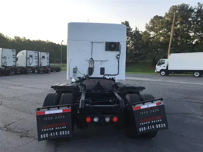 2022 KENWORTH T880