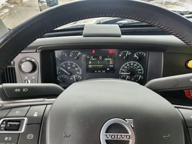 2024 VOLVO VNL64T860