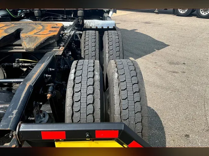 2022 INT LT625 6x4