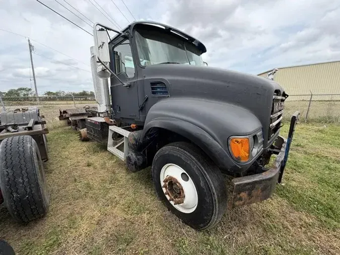 2006 MACK GRANITE CV713