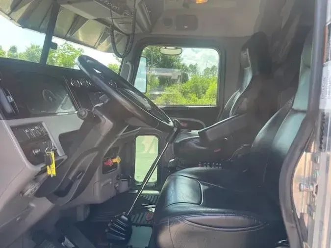 2022 Peterbilt 389