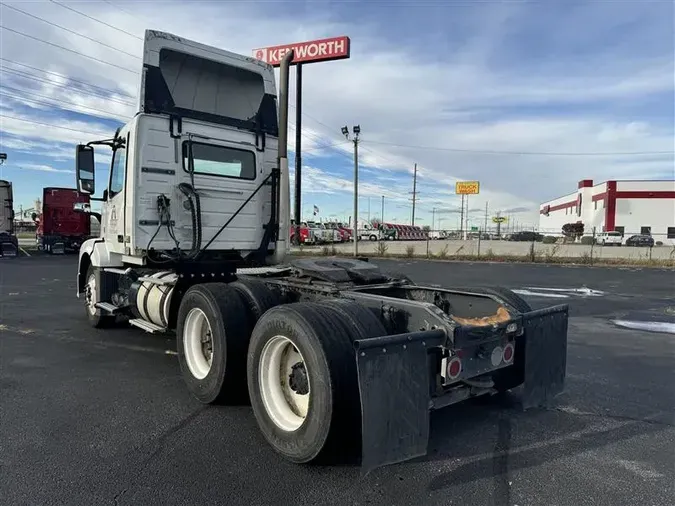 2012 VOLVO VNL300