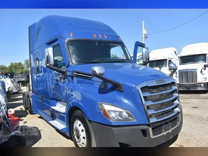 2020 FREIGHTLINER CASCADIA 126