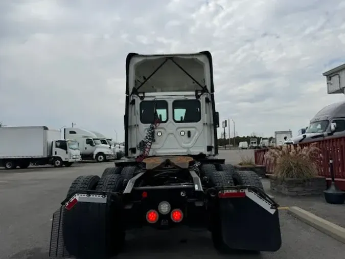 2018 FREIGHTLINER/MERCEDES CASCADIA 125