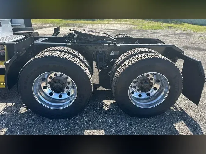2021 KENWORTH T680