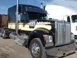 2021 KENWORTH W990