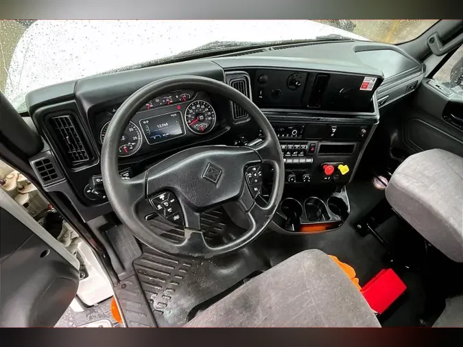 2021 INT LT625 6x4539a670dcabcf888bf246e92b946983d