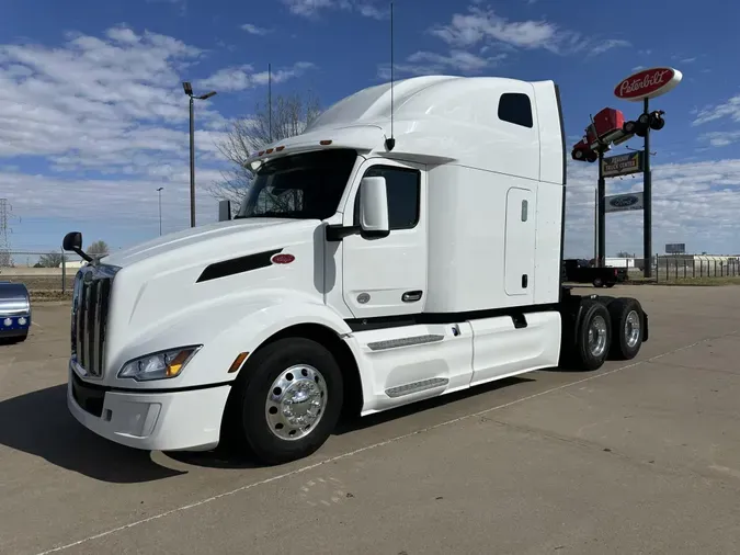2022 Peterbilt 579