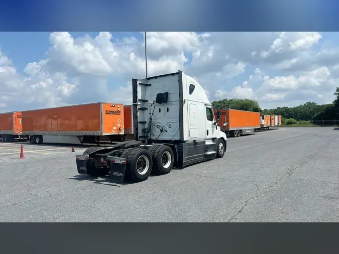 2022 Freightliner Cascadia 126