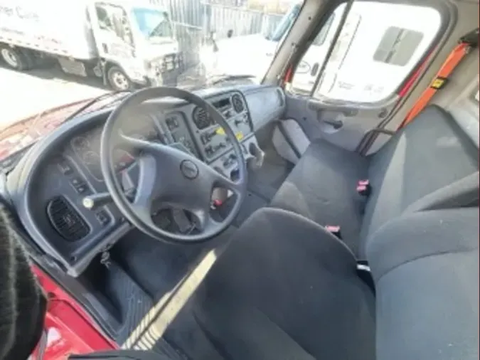 2019 FREIGHTLINER/MERCEDES M2 106