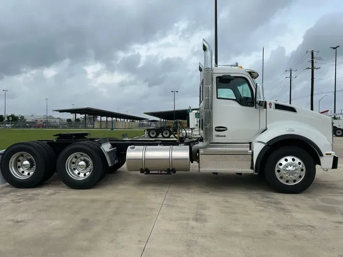 2026 Kenworth T880