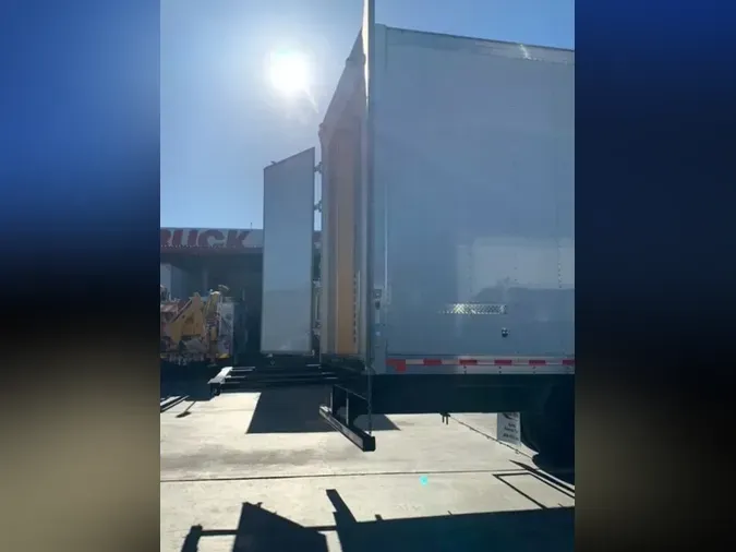 2020 Freightliner Business Class M2 106