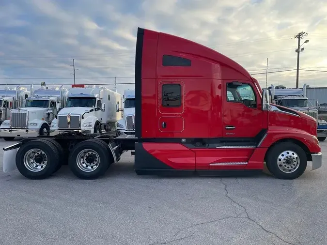 2025 Kenworth T680