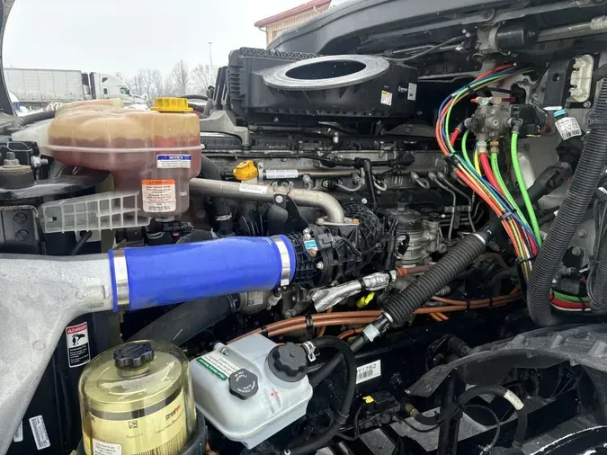 2022 Freightliner Cascadia 126