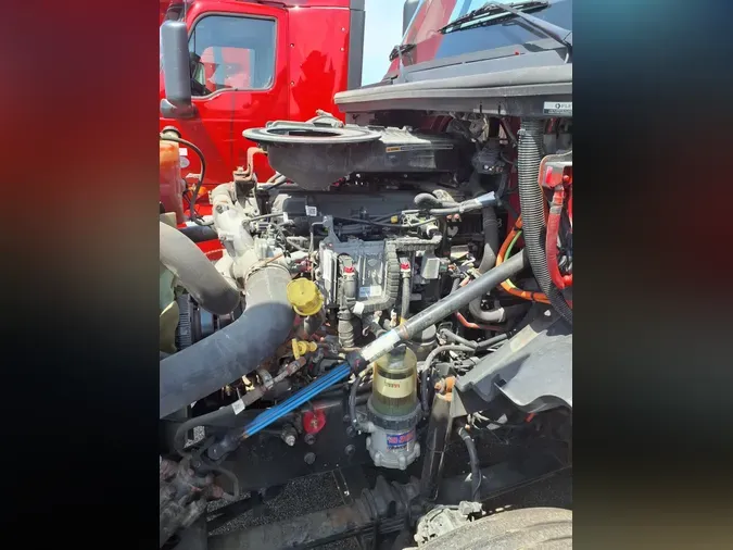 2021 NAVISTAR INTERNATIONAL LT625 DAYCAB T/A