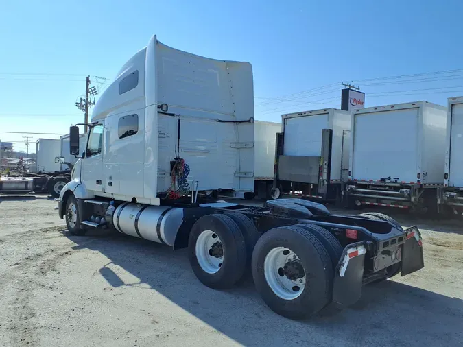 2019 VOLVO VNL64T-760