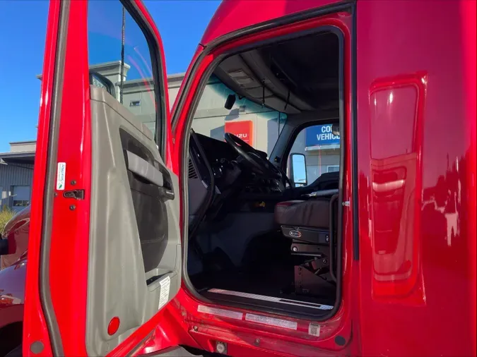 2022 Kenworth T68053a88622ec0de35b8c0cc177e1a1004b