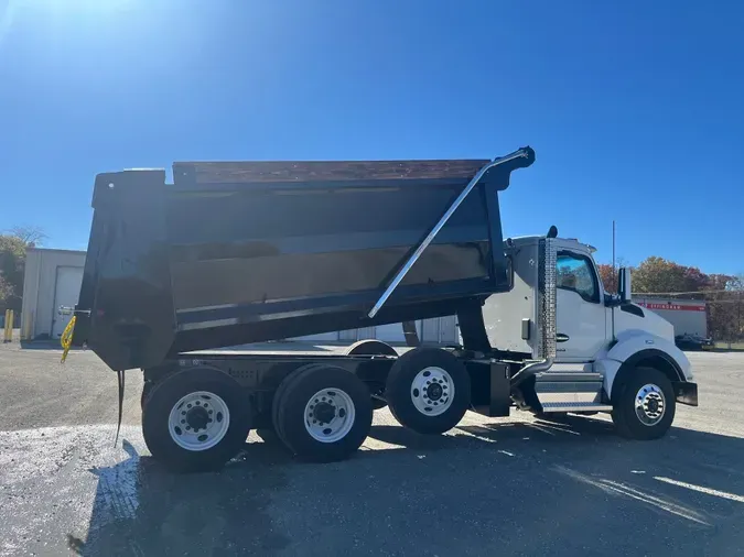 2025 Kenworth T880