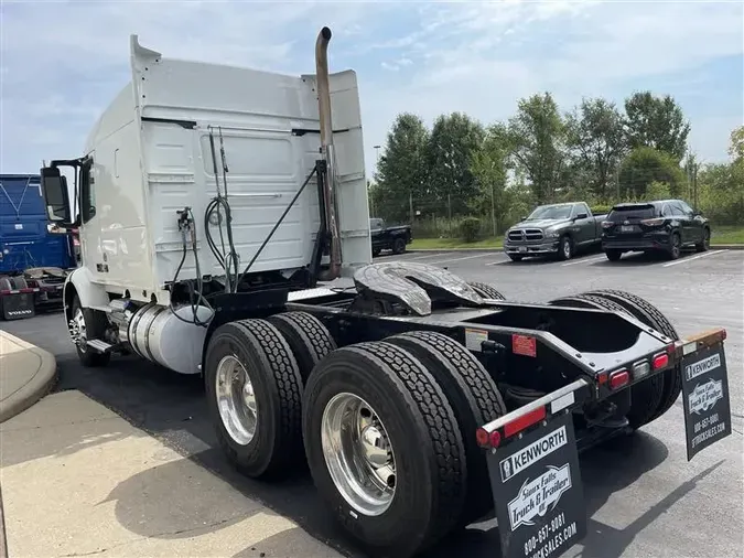 2019 VOLVO VNR640