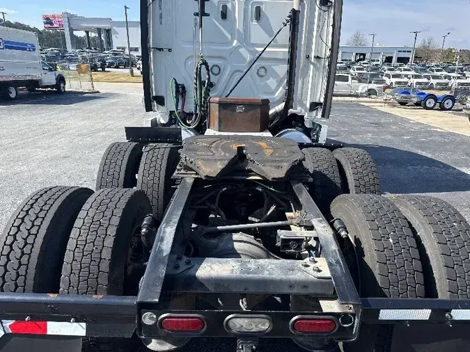 2020 FREIGHTLINER CA126