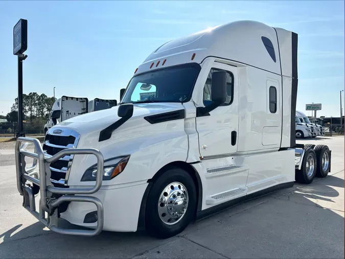 2023 Freightliner Cascadia 126