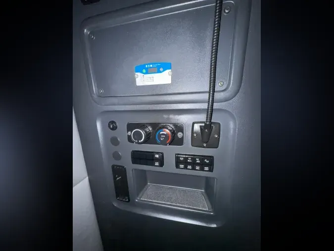 2022 FREIGHTLINER Cascadia 126