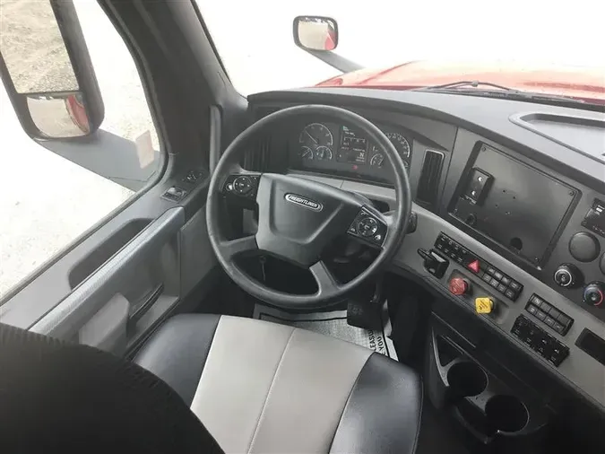 2019 FREIGHTLINER CA126