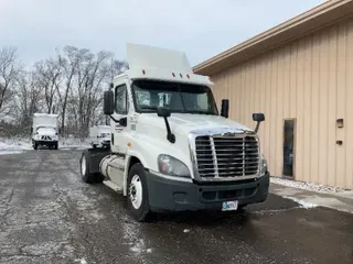 2017 FREIGHTLINER X12542ST