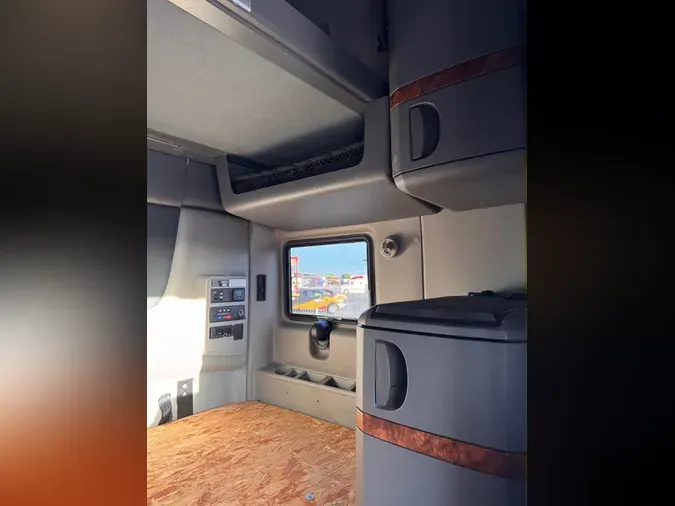 2022 International LT62553b5f44372843f947c1a6cd1f94a01b9