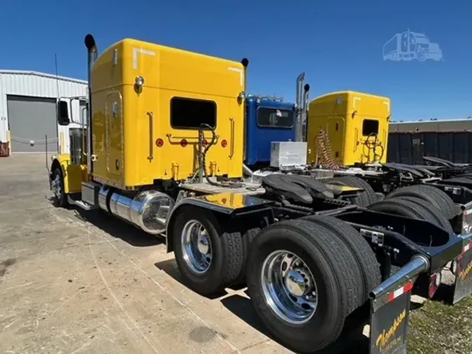 2023 PETERBILT 389
