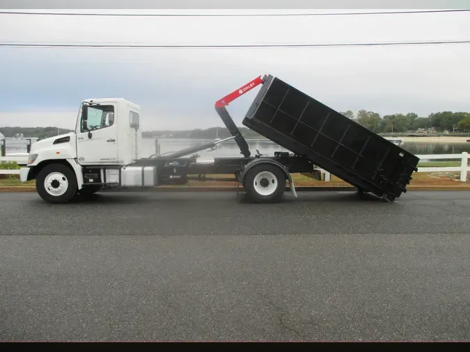 2018 HINO 268