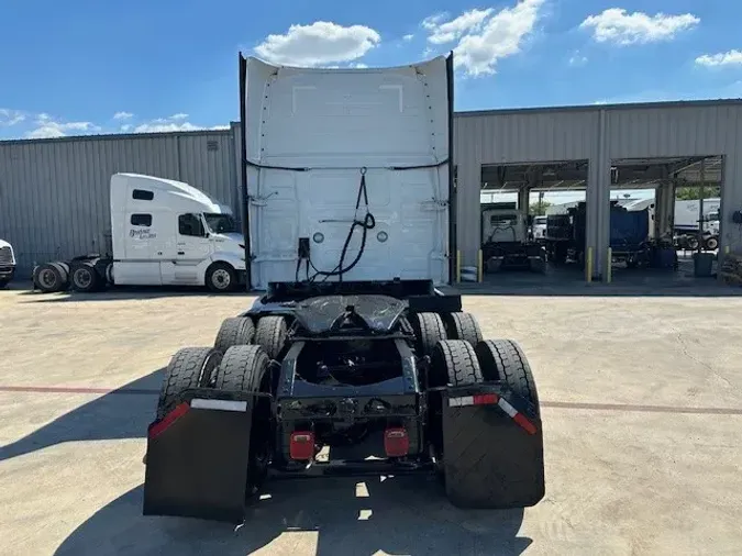 2023 VOLVO VNL64T860